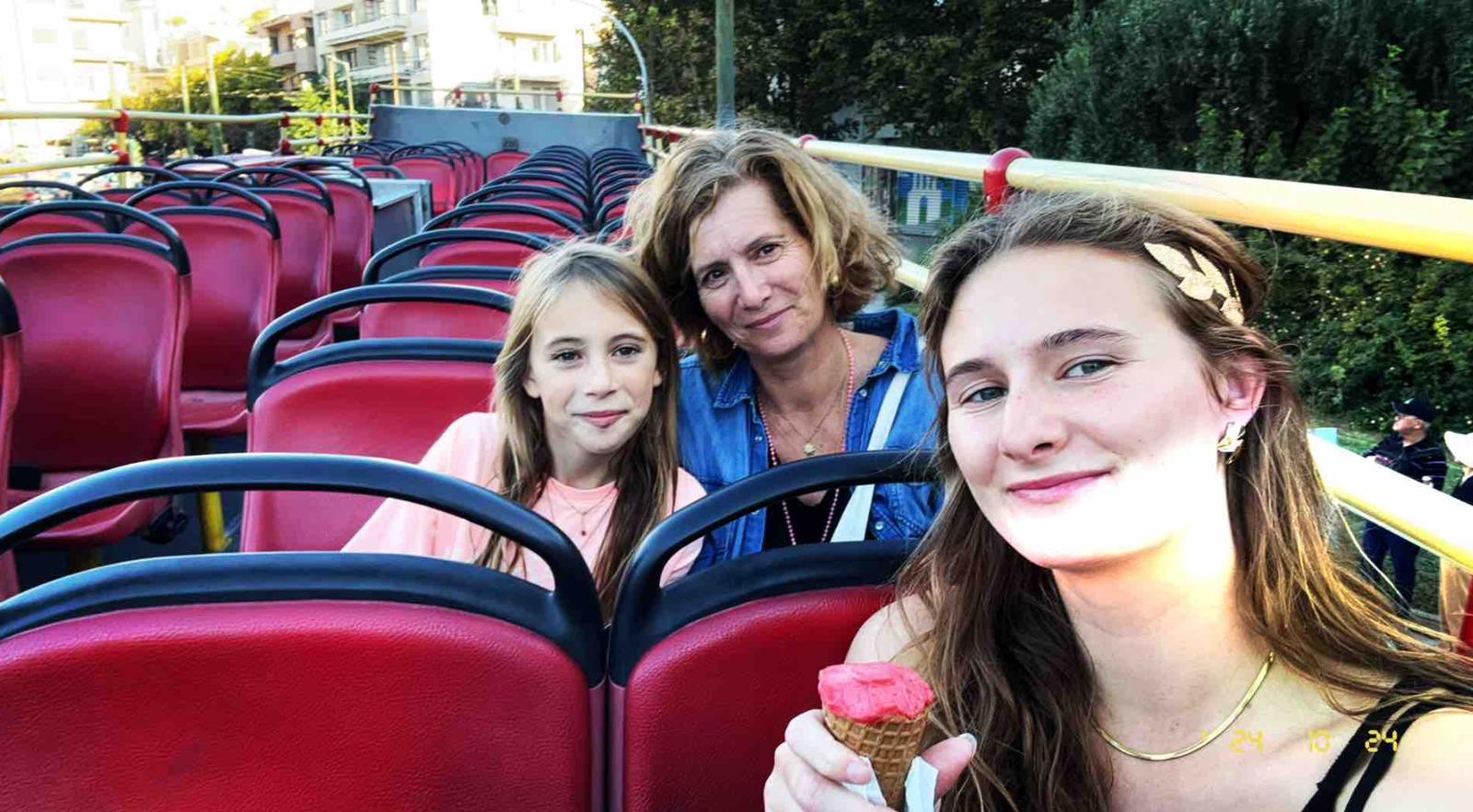 Explorez la Grèce en famille : une aventure entre plages paradisiaques, marchés locaux et saveurs méditerranéennes ( blog voyage )