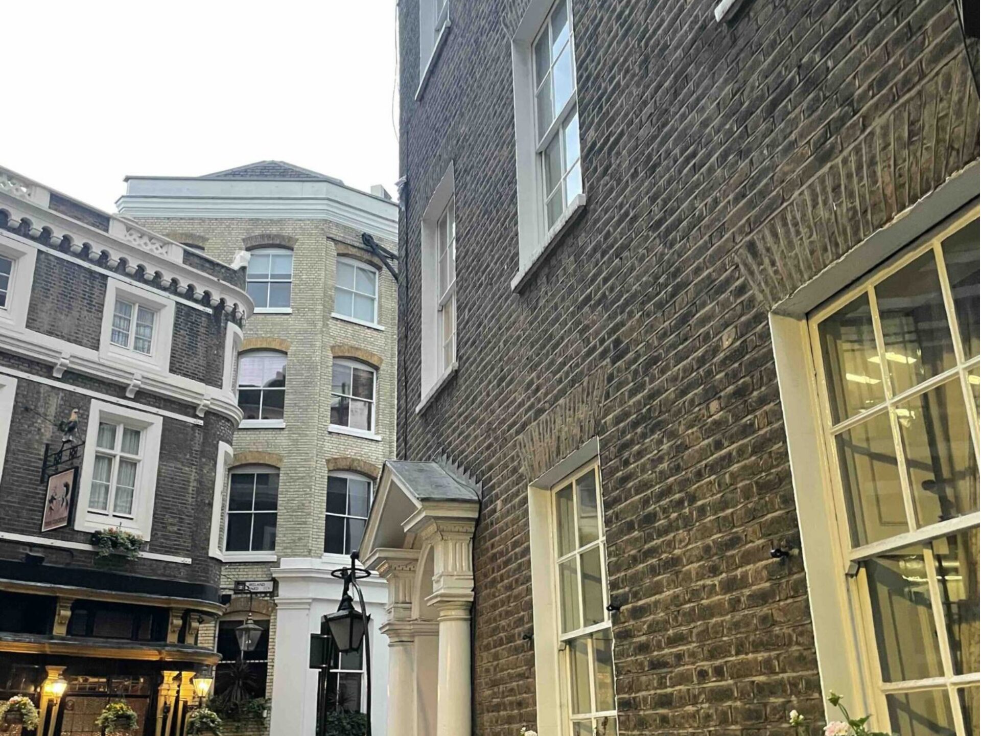 Un bâtiment emblématique de Londres, reflétant l’architecture unique de la ville